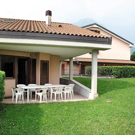 Res. Vigna Del Lago 126s Hébergement de vacances *